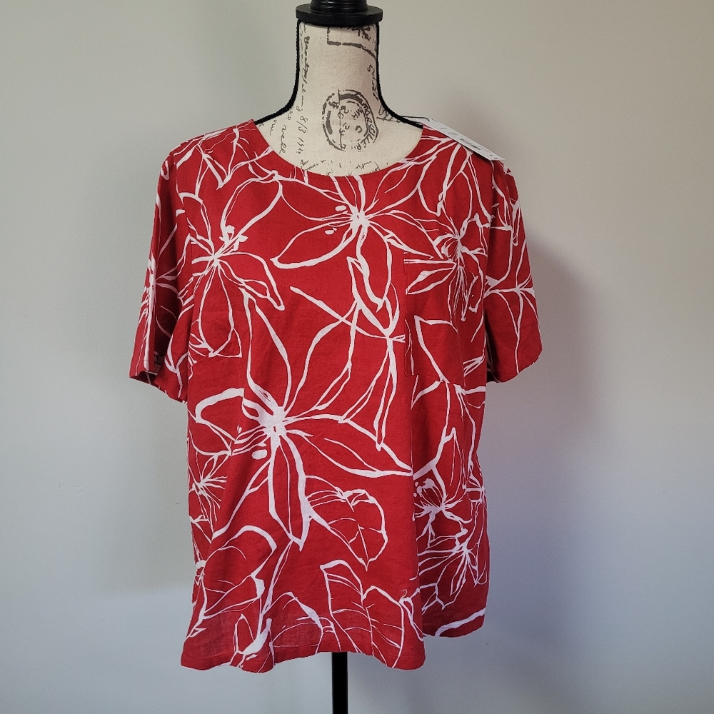 Liz Claiborne linen blend, red and white flowers shirt in PXL